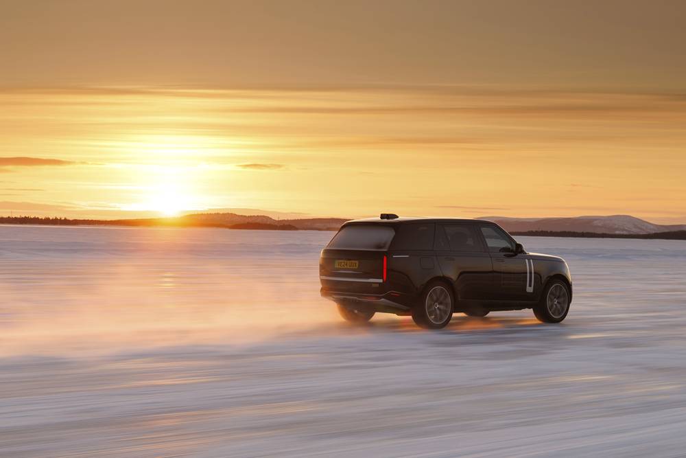 Range-Rover_Electric_arctic-testing (3)