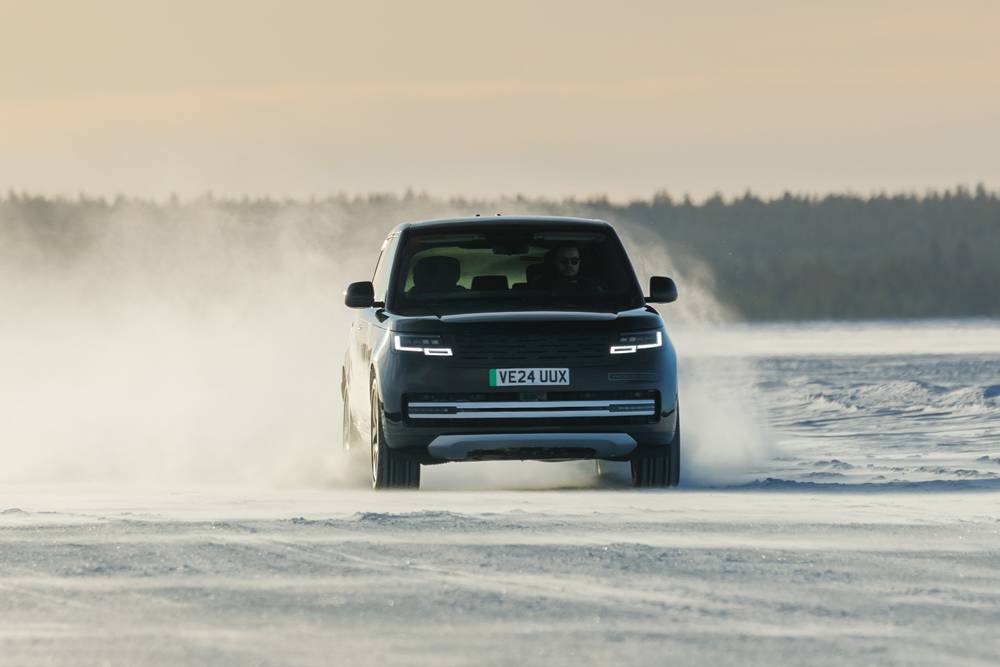 Range-Rover_Electric_arctic-testing (5)