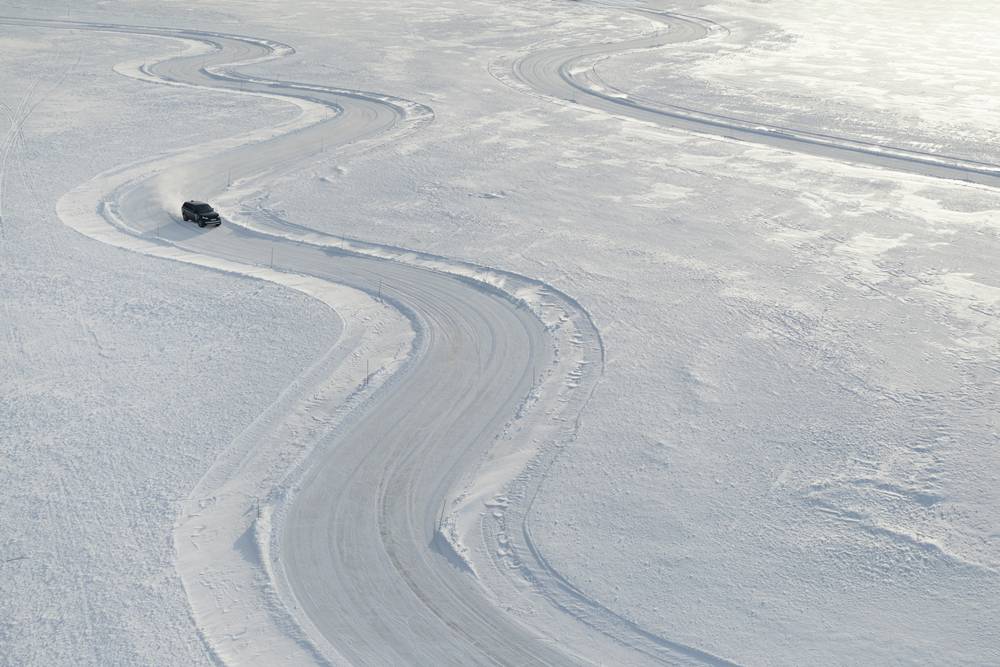 Range-Rover_Electric_arctic-testing (8)