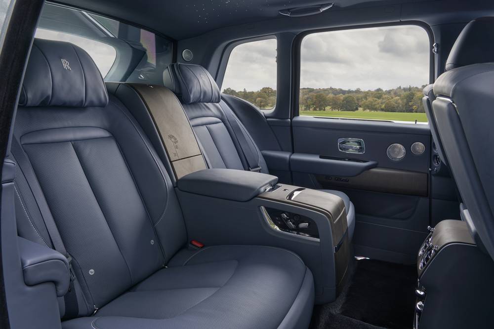 Rolls-Royce Black Badge Cullinan Daisy (4)