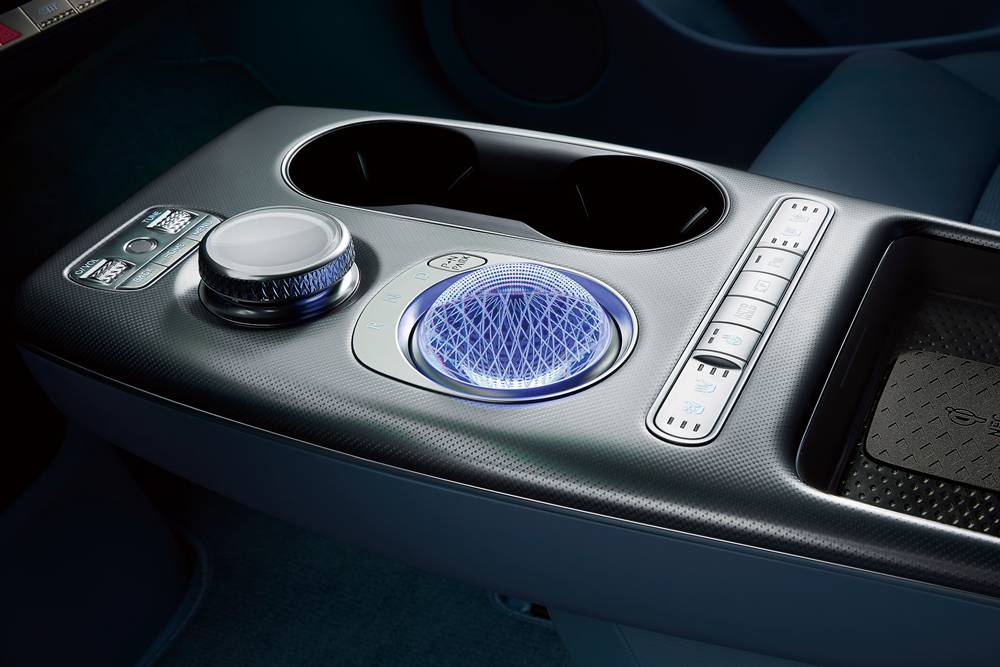 The Crystal Sphere in the Genesis GV60