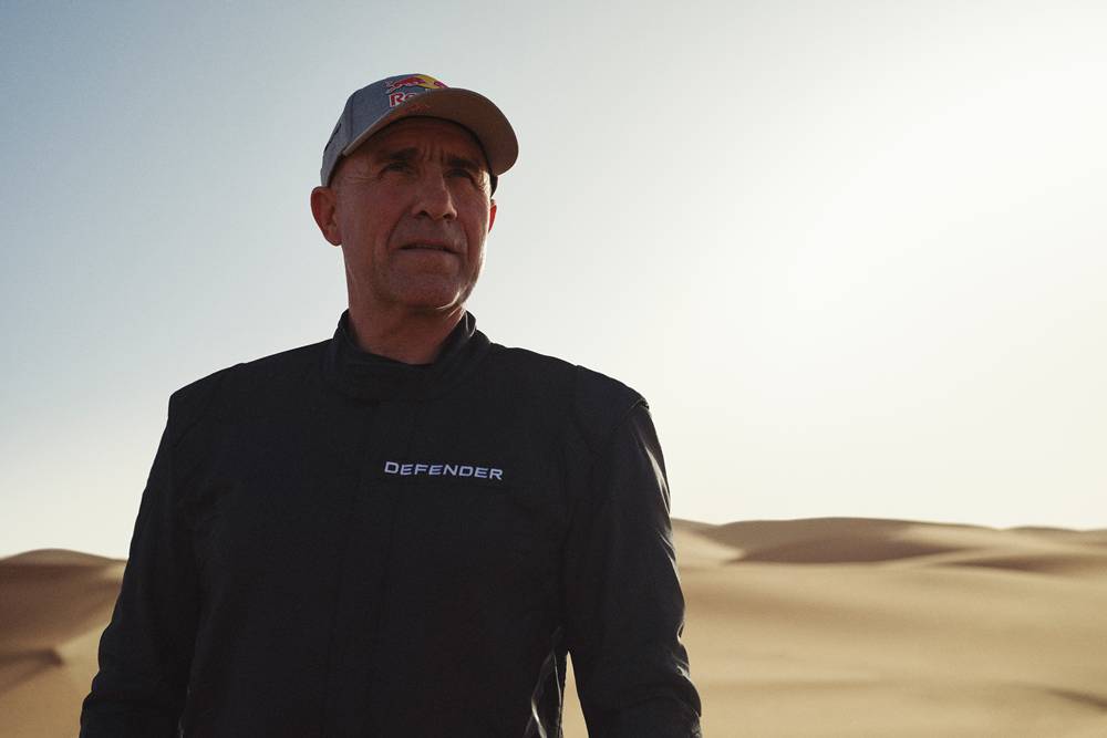 Defender Dakar D7X-R_STEPHANE_PETERHANSEL_02