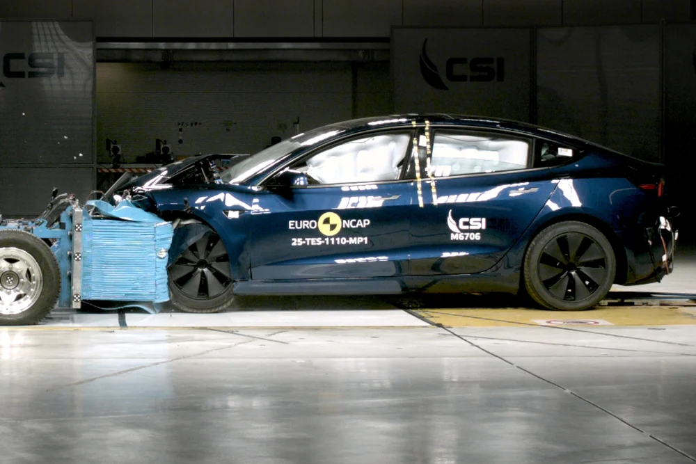 Tesla Model 3 (frontal offset A)