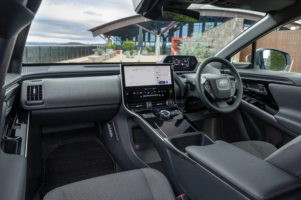 2024 Toyota bZ4X FWD