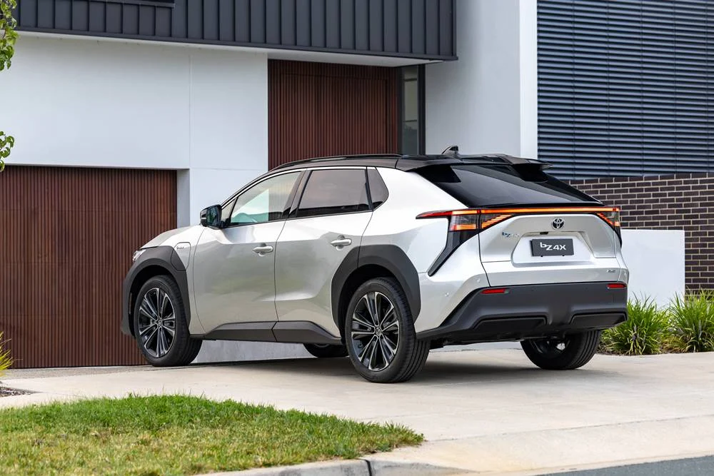 2024 Toyota bZ4X AWD
