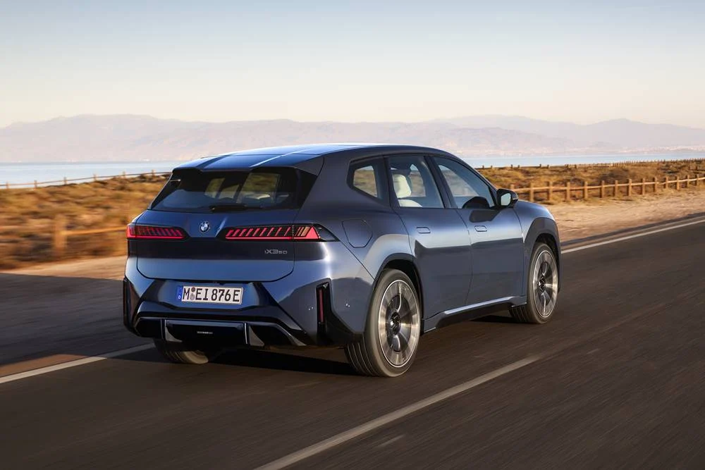 2026 BMW iX3 50 xDrive (6)