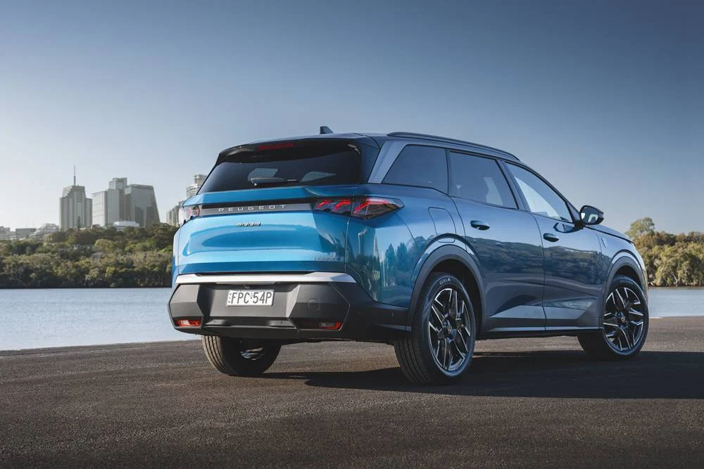 5008 GT PREMIUM HYBRID SUV 8