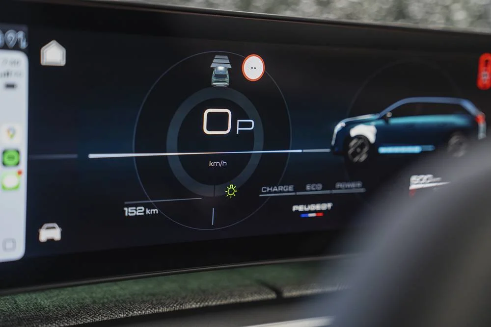 5008 GT PREMIUM HYBRID SUV INTERIOR 2