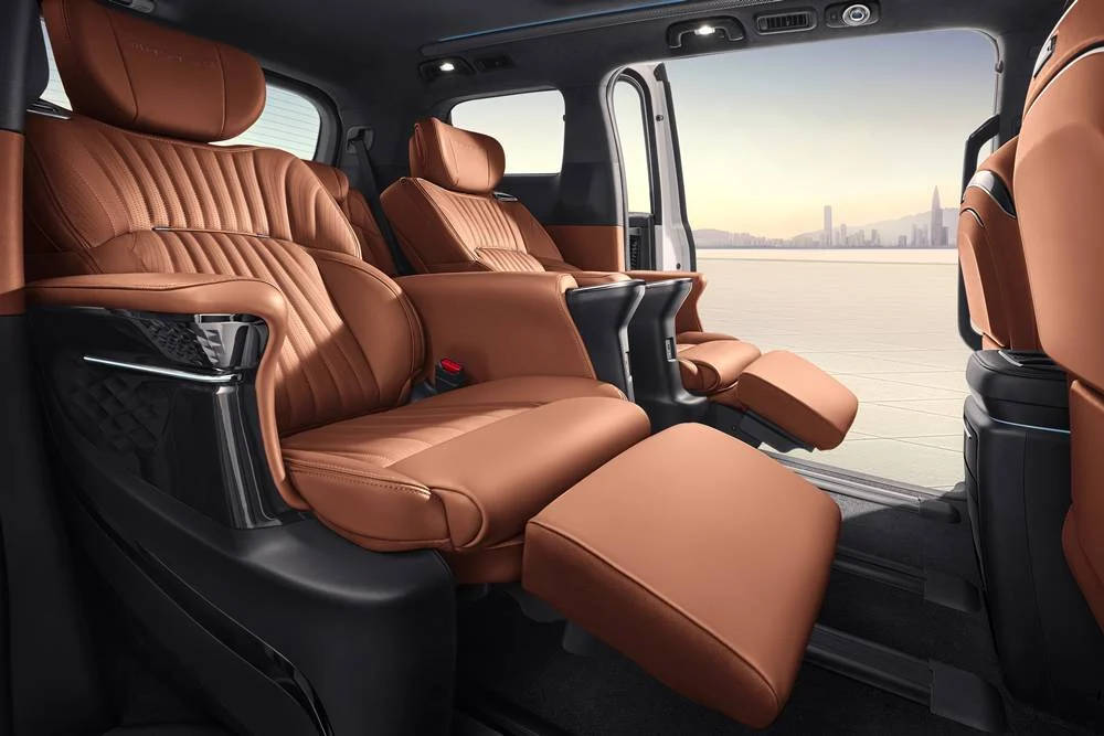 GAC M8 PHEV – Rear Interior