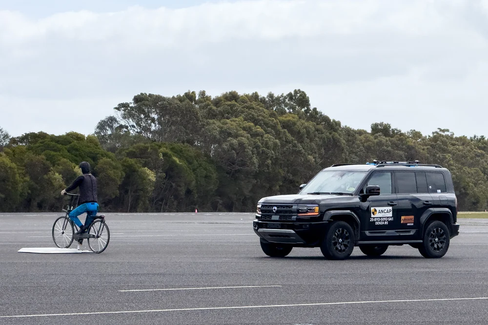 PHOTO – Denza B5 (AEB Cyclist)