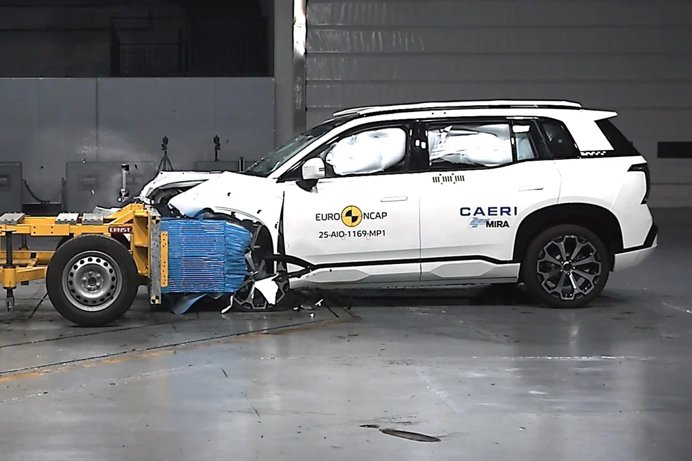 PHOTO – GAC AION V (frontal offset A)