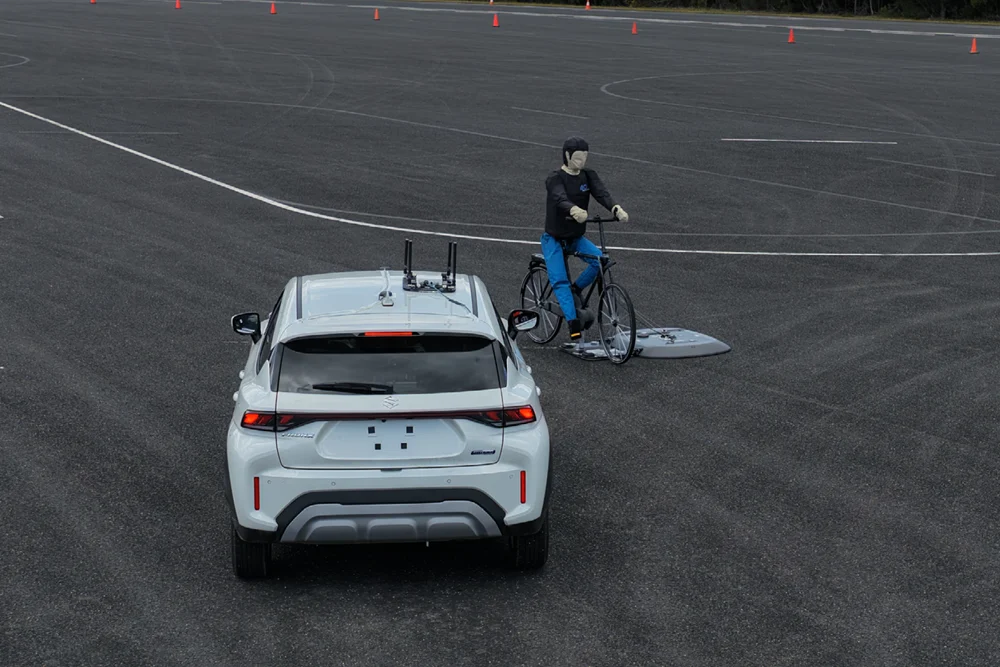 PHOTO – Suzuki Fronx (AEB Cyclist)