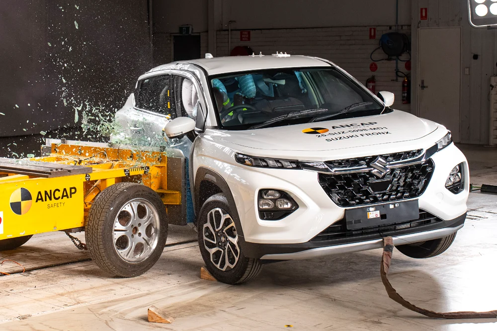 PHOTO – Suzuki Fronx (side impact)