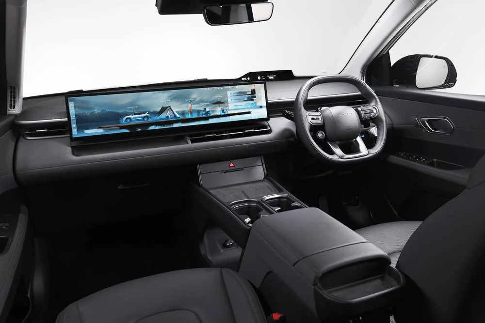 Hyundai ELEXIO – 07 Hyundai-ELEXIO interior dash and console