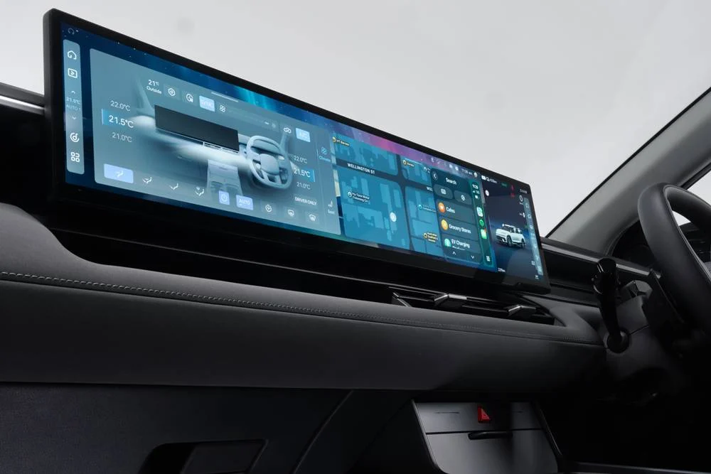 Hyundai ELEXIO – 09 Hyundai-ELEXIO interior dash