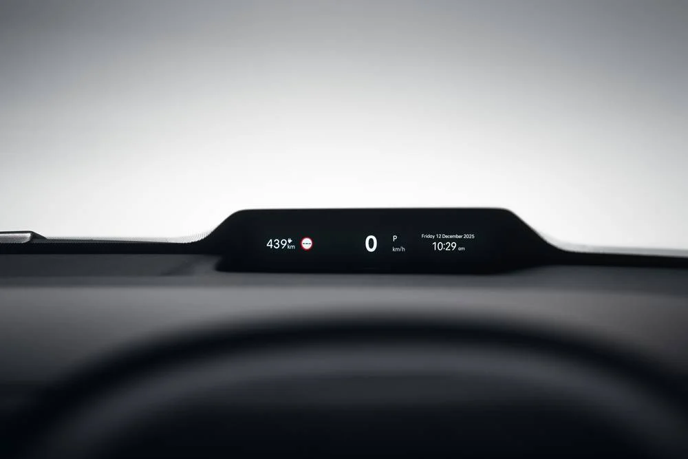 Hyundai ELEXIO – 13 Hyundai-ELEXIO interior dash