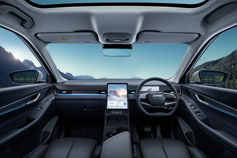 Jaecoo J5 EV centre tablet and console