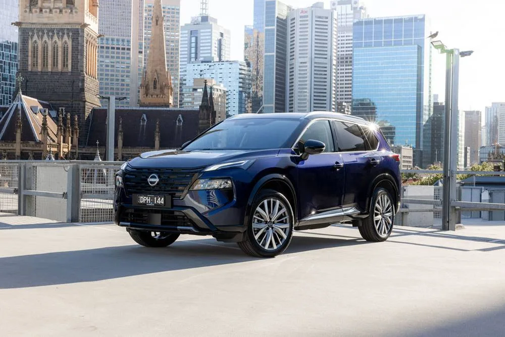 2026 Nissan MY26 X-TRAIL Ti-L - Blue Exterior - Front 3-4