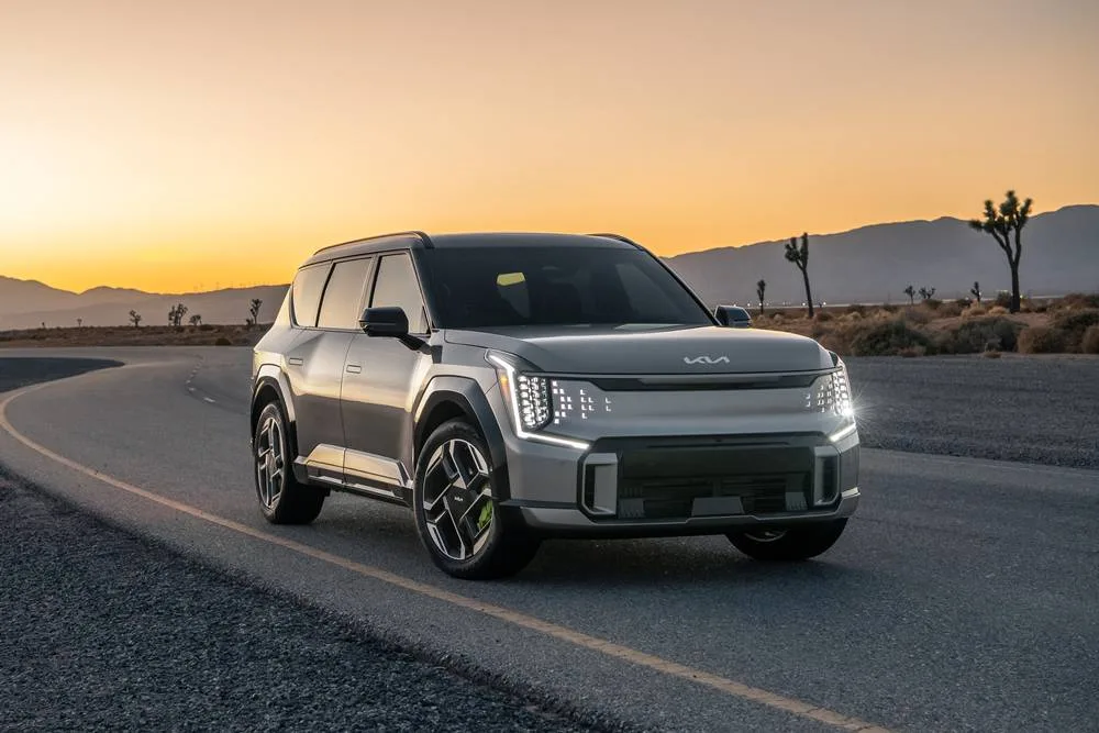 2026 EV9 GT front star field grille view