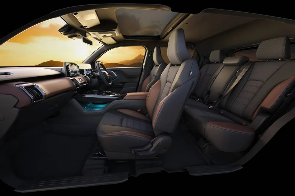 All New Suzuki E VITARA-inside front seats and dash