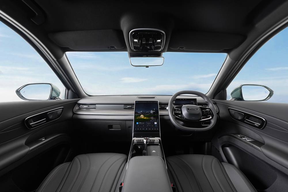 Hero LEPAS L8 to launch in UK and Australia (cabin dash and wheel