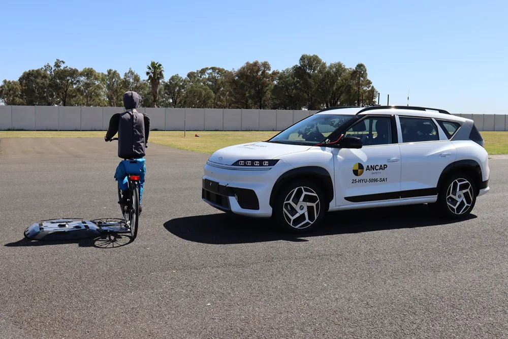 Hyundai Elexio (AEB Cyclist A)