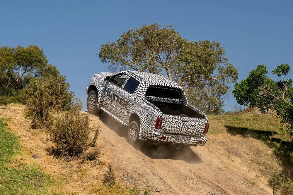 JAC Hunter ohev ute REAR VIEW climbing hill  goes to lang lang for tesing