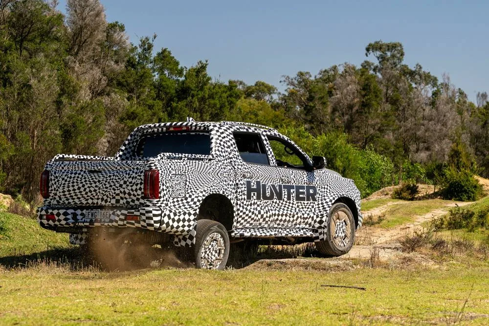 JAC Hunter ohev ute REAR VIEW goes to lang lang for tesing