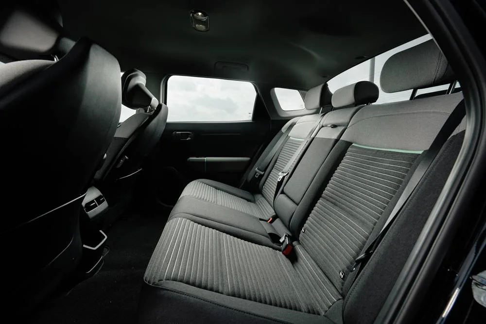 KIA-EV4_air-BLACK_08