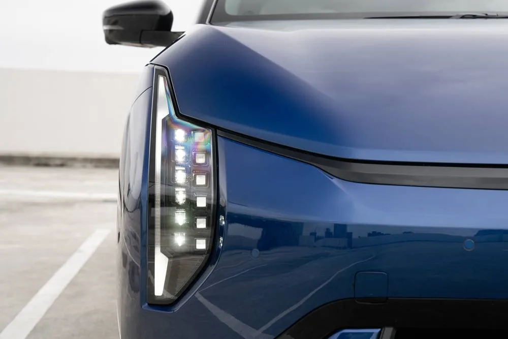 KIA-EV4_GT-line-BLUE_starfield