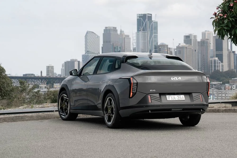 KIA-EV4_GREY_air-rear