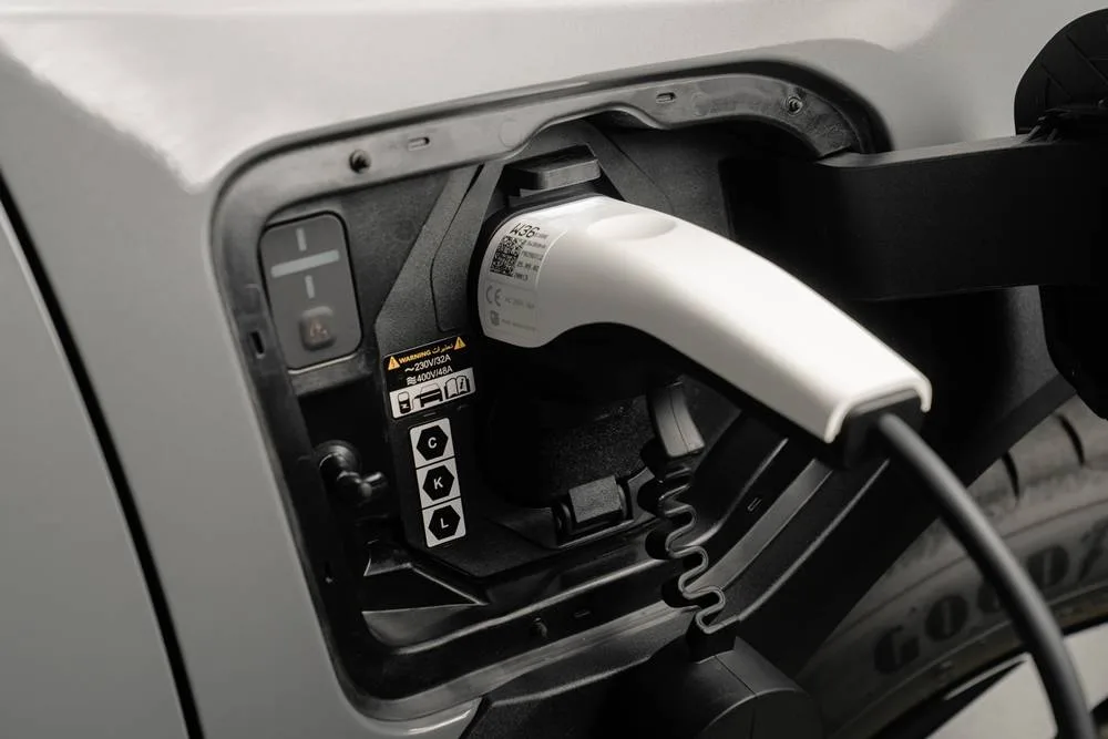 KIA-EV4_GREY_charge port 135dc