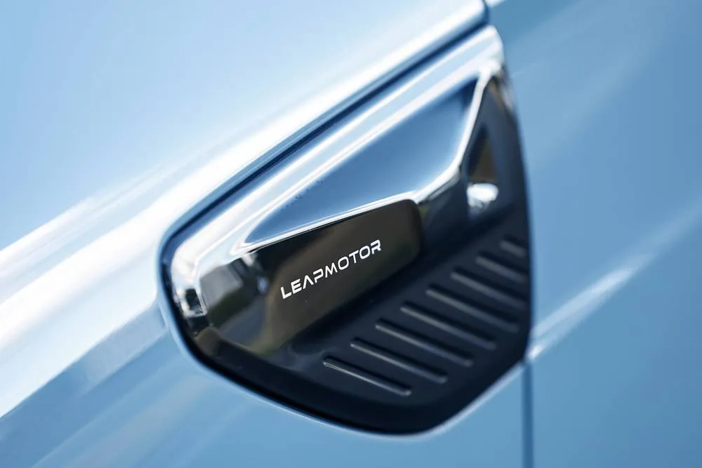 Leapmotor B10 side badge