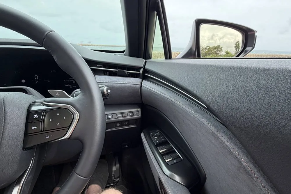 Lexus LBX AWD F Sport with EP2+ lower right dash