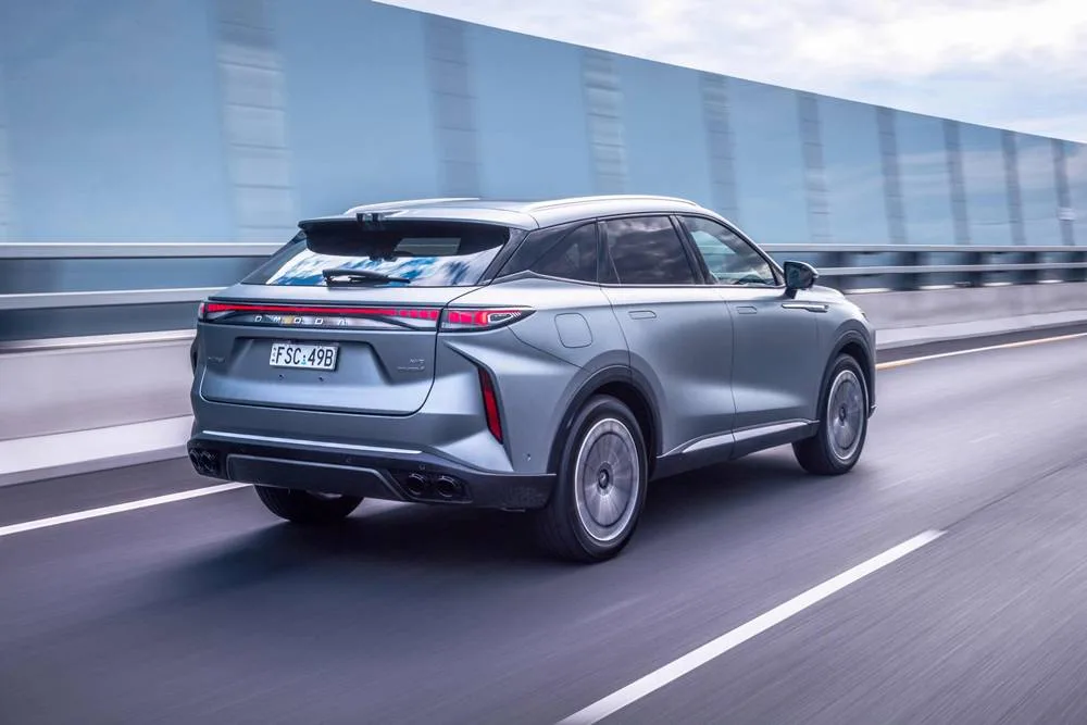 Omoda-9-SHS-phev rear 3/4