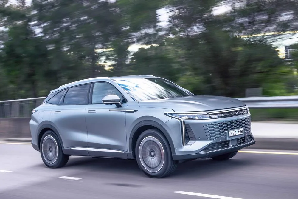 Omoda-9-SHS-phev front 3/4