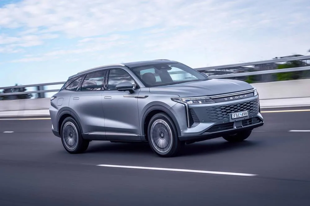 Omoda-9-SHS-phev front 3/4