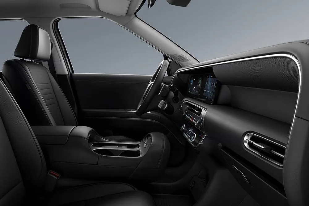 PALISADE Elite front seats and dash and console