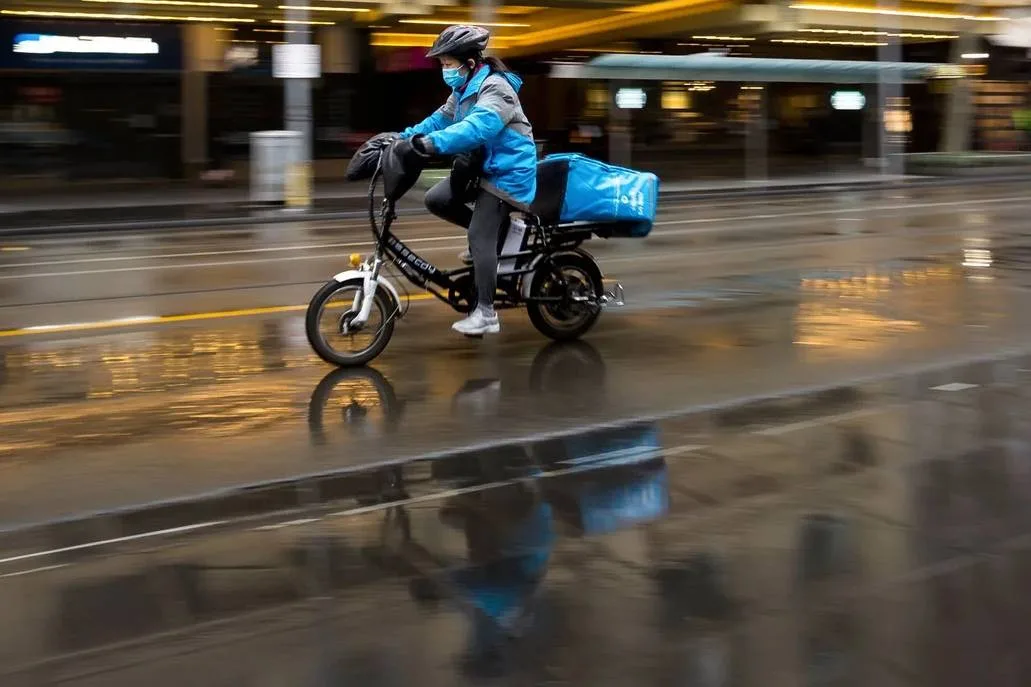 delivery e-bikes cause chaos - ignoring road rules and exceeding speed limits