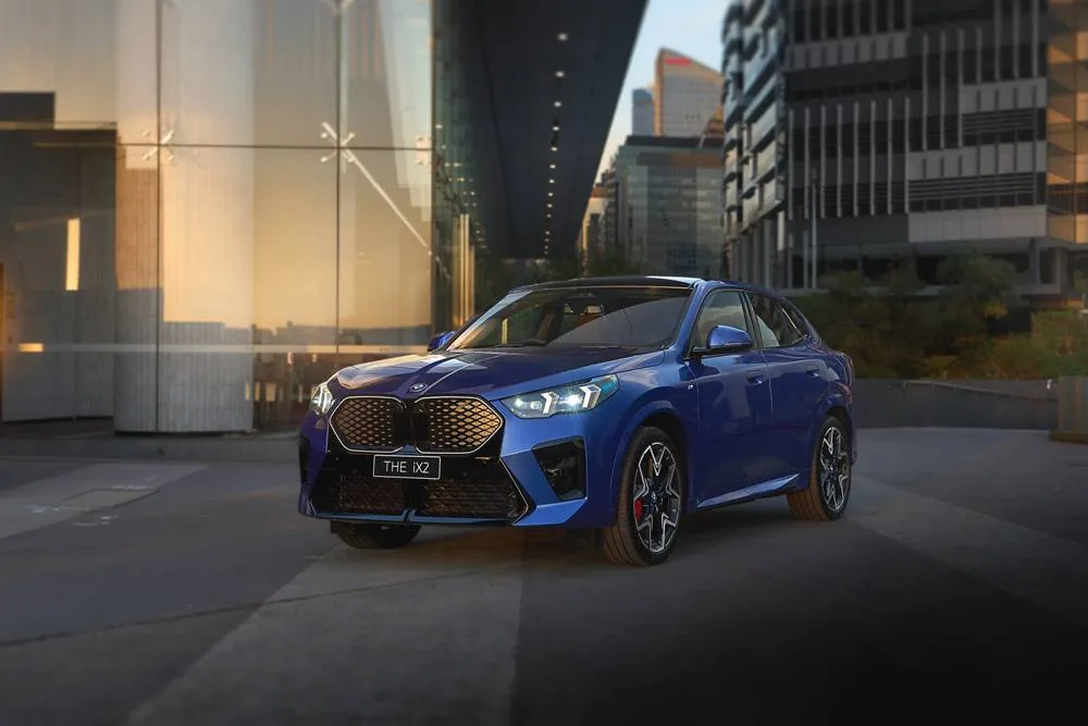 2026-bmw-iX2- front-3 uarter