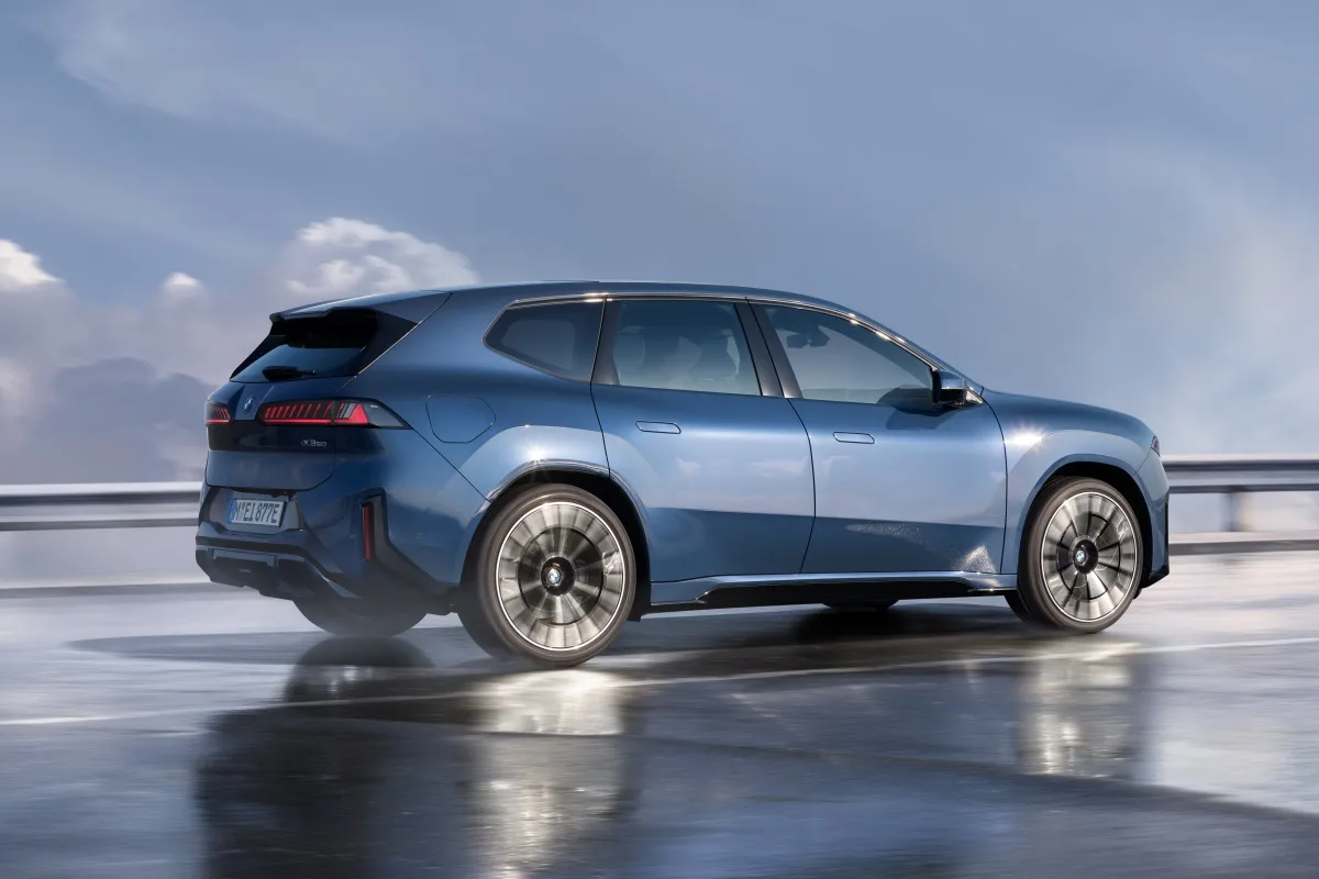 BMW-Neue-Klasse-the-fully-electric-iX3-rear-3/4-static