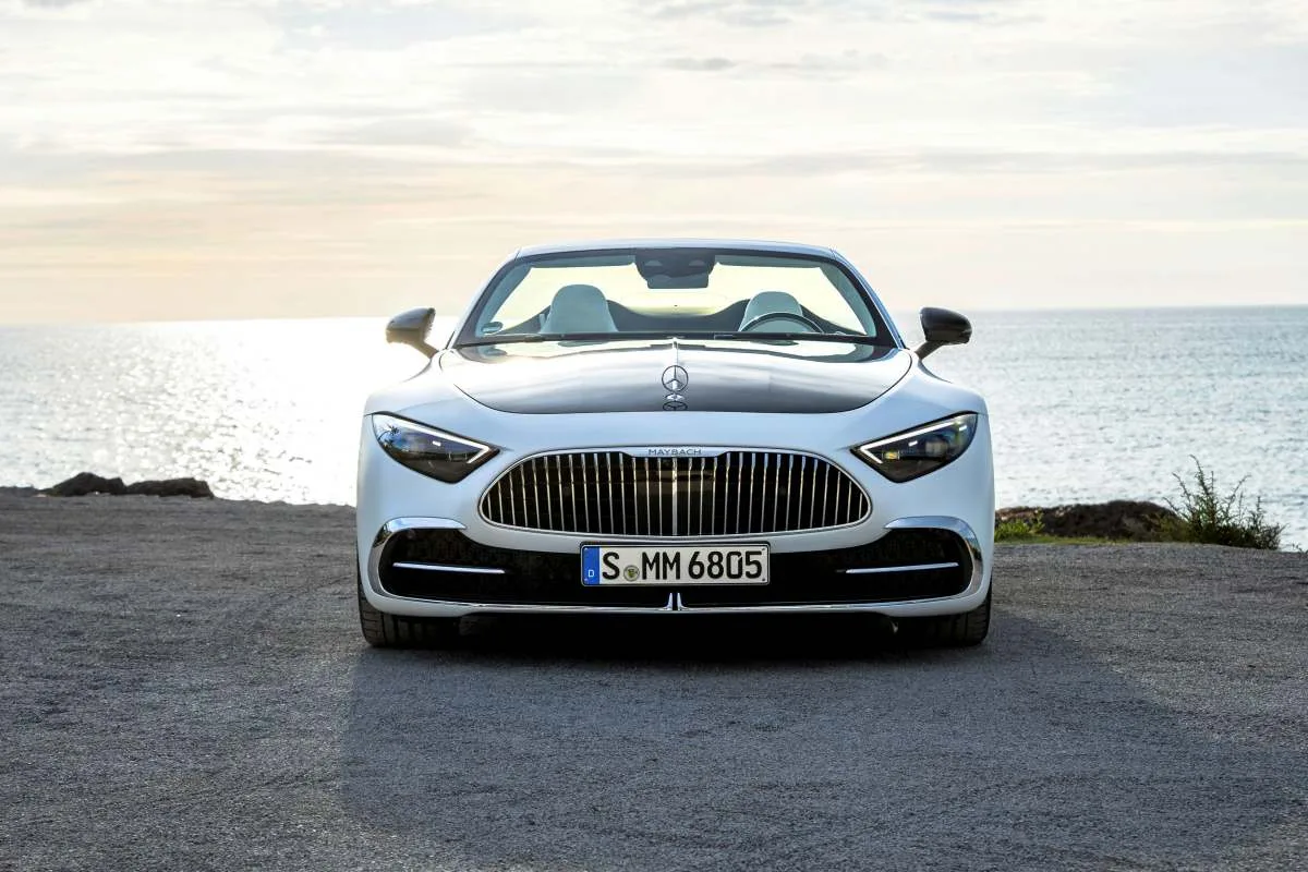 Mercedes-Maybach SL 680 front view white view on a coastline