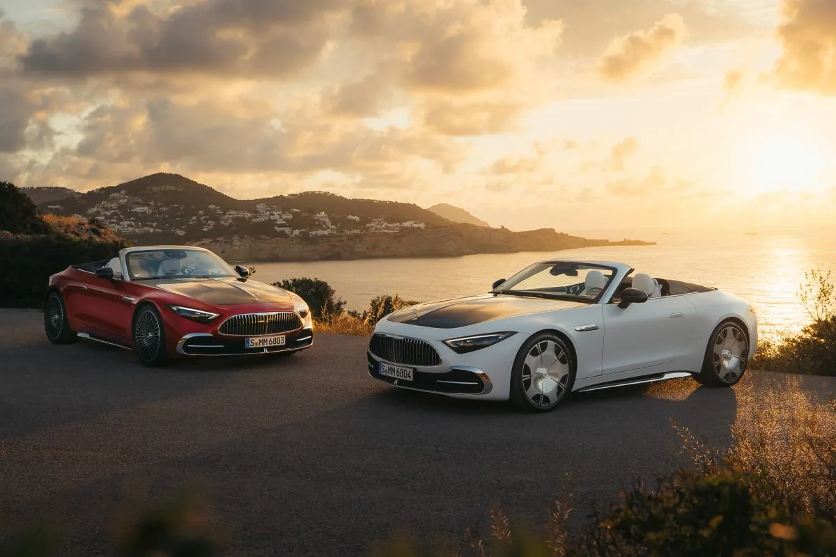 2 Mercedes-Maybach SL 680 red and white on a coastline