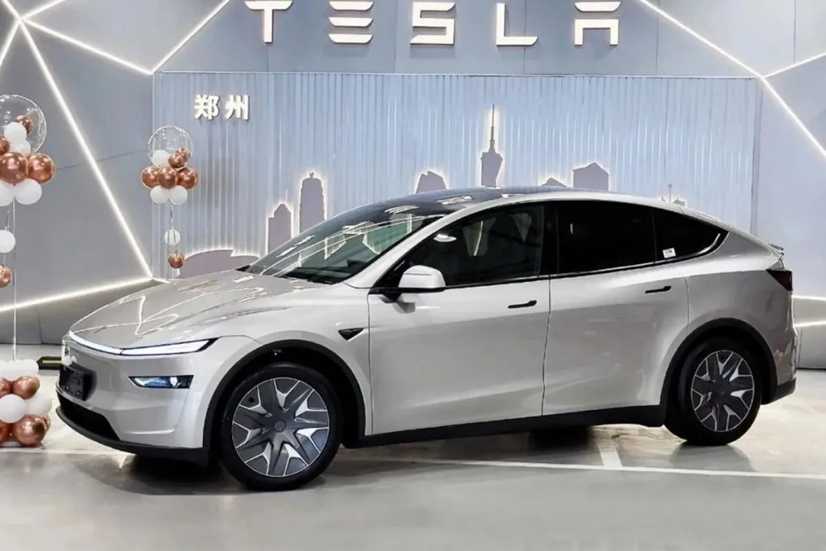 Model - Y - L for 2026 china launch with blossoms