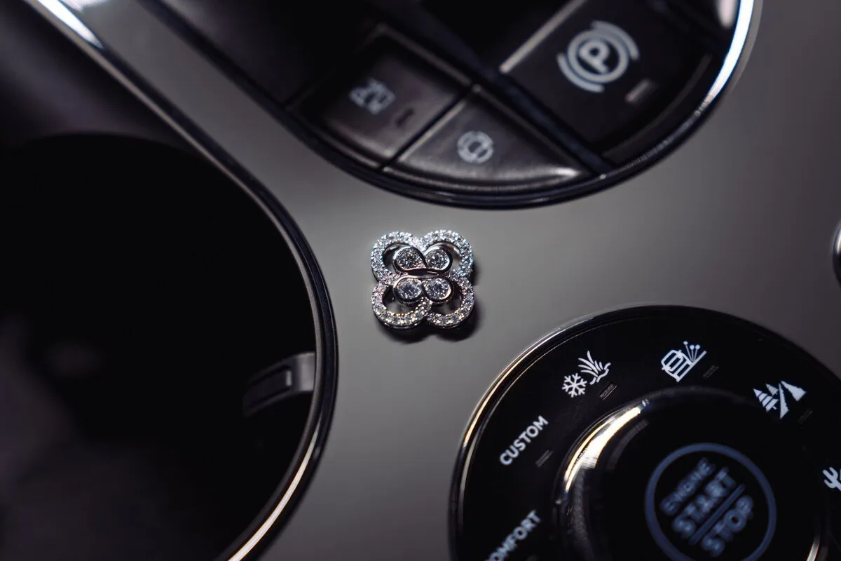 Diamond-encrusted Be Boodles motif on Bentley centre console