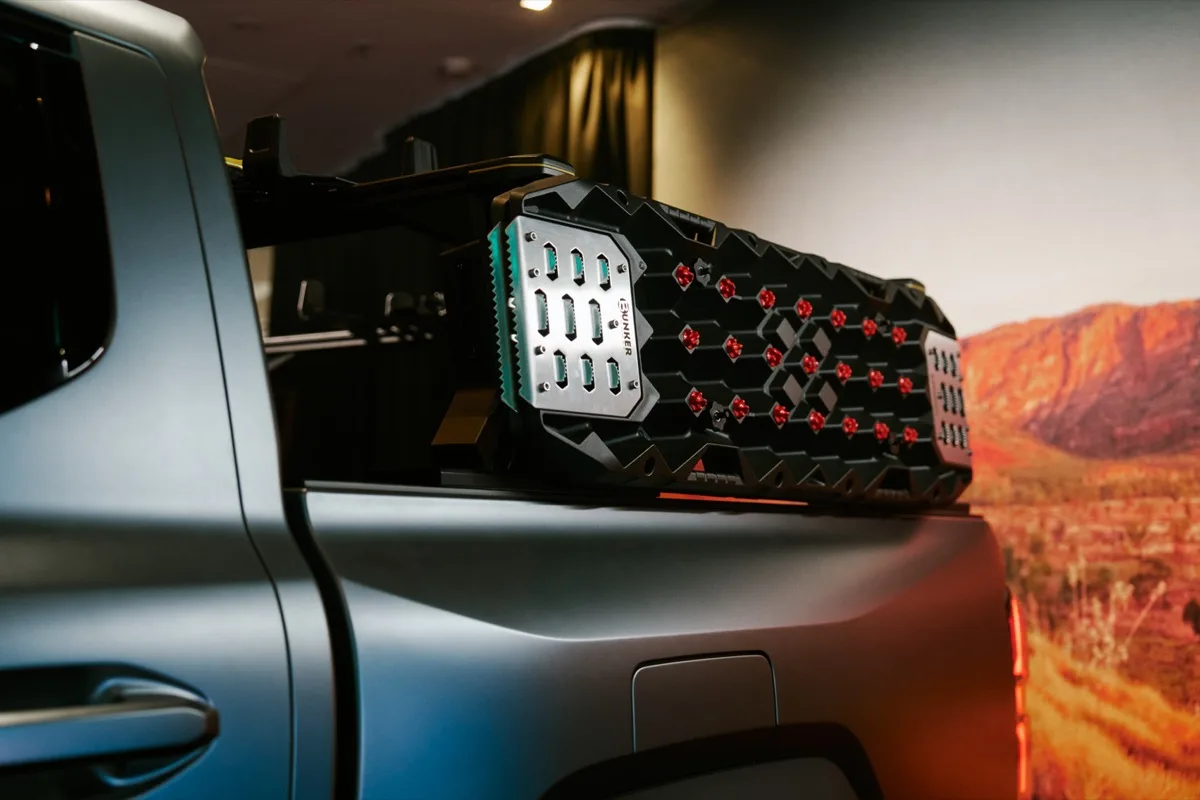Chery plug-in hybrid diesel ute tub mounted BUNKER recovery board on sports bar rack