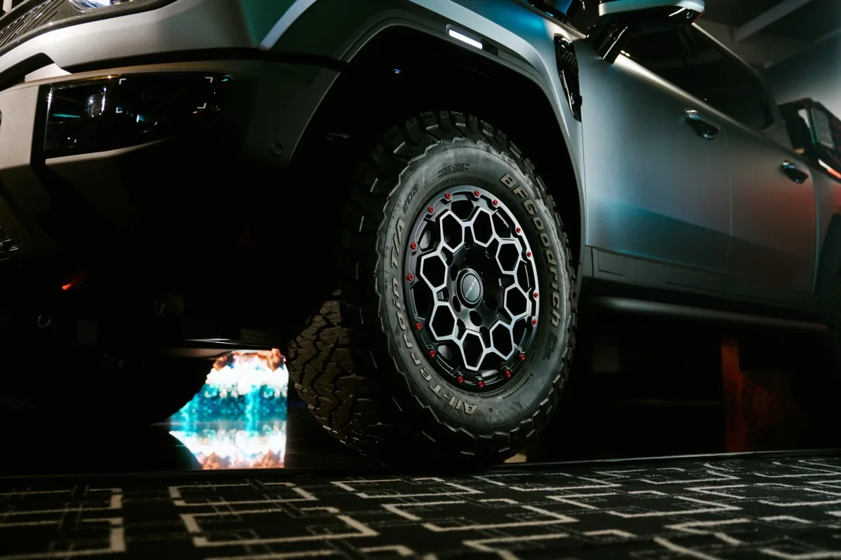 Chery plug-in hybrid diesel ute black honeycomb alloy wheel with BFGoodrich KO2 tyre and red lug nuts
