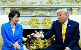 President Trump in Oval Office with dignitary