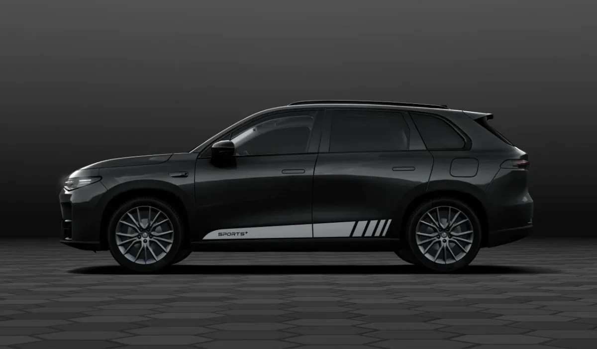 Leapmotor C10 AWD Sports+ Special Edition side profile in Metallic Black with grey Sports+ decals
