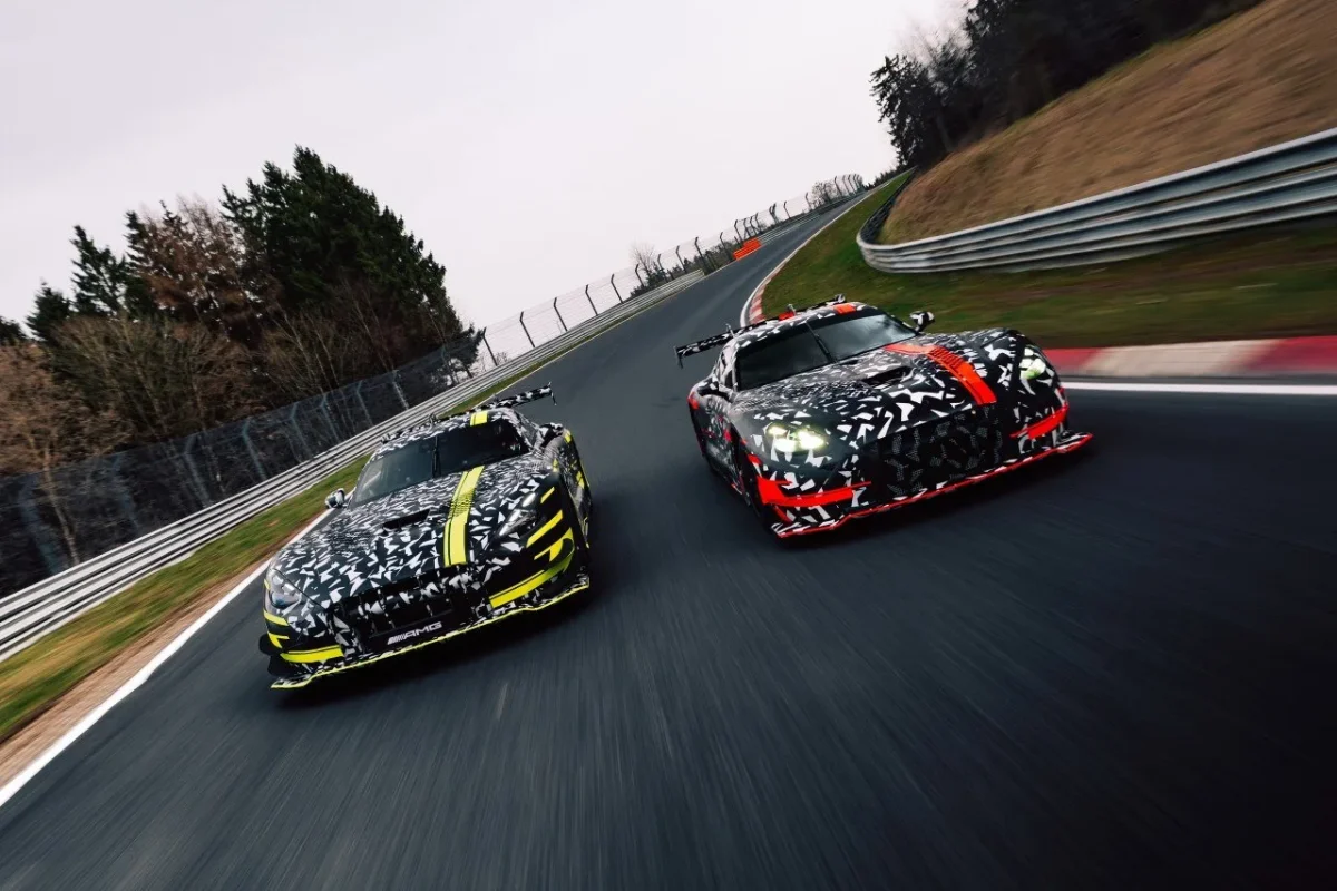 Mercedes-AMG GT Black Series and GT3 racing side by side on the Nordschleife